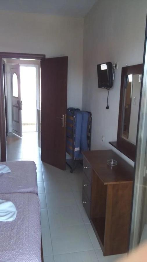 Kyparissis Apartment Посиди Екстериор снимка